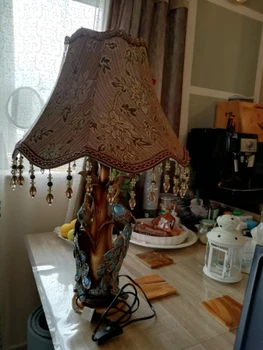 Eiropas stila galda lampas dzīvojamā istabā pāvs statīvs galda lampas guļamistabas galda aprīkojums mājas dekors gultas apgaismojums pāvs turētājs