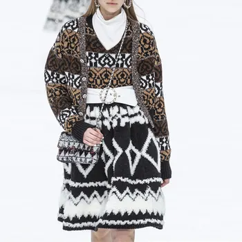 Modes Skrejceļa Jaciņa 2019 Rudens Ziemas V Kakla Modelis Žakarda Trikotāžas Jaka Luksusa Sieviešu Džemperis Modes Trikotāžas Mētelis