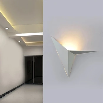 Tiooka Mūsdienu Ģeometrijas Gultas LED Gaismas, Metāla Trīsstūris Sienas Lampas Zelta Black White Brā uz Spoguļa Priekšā, Kāpņu Koridora Izpēte