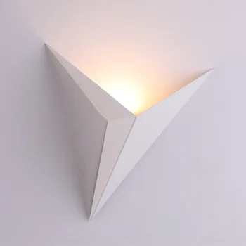 Tiooka Mūsdienu Ģeometrijas Gultas LED Gaismas, Metāla Trīsstūris Sienas Lampas Zelta Black White Brā uz Spoguļa Priekšā, Kāpņu Koridora Izpēte