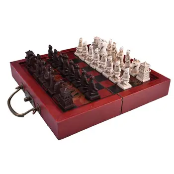 Ķīnas Retro Šaha Mazo Šaha Komplekts Ming Qing Dynasty Cirsts Sveķu Chessman Terracotta Warriors Šaha Kvalitātes Koka Materiāla